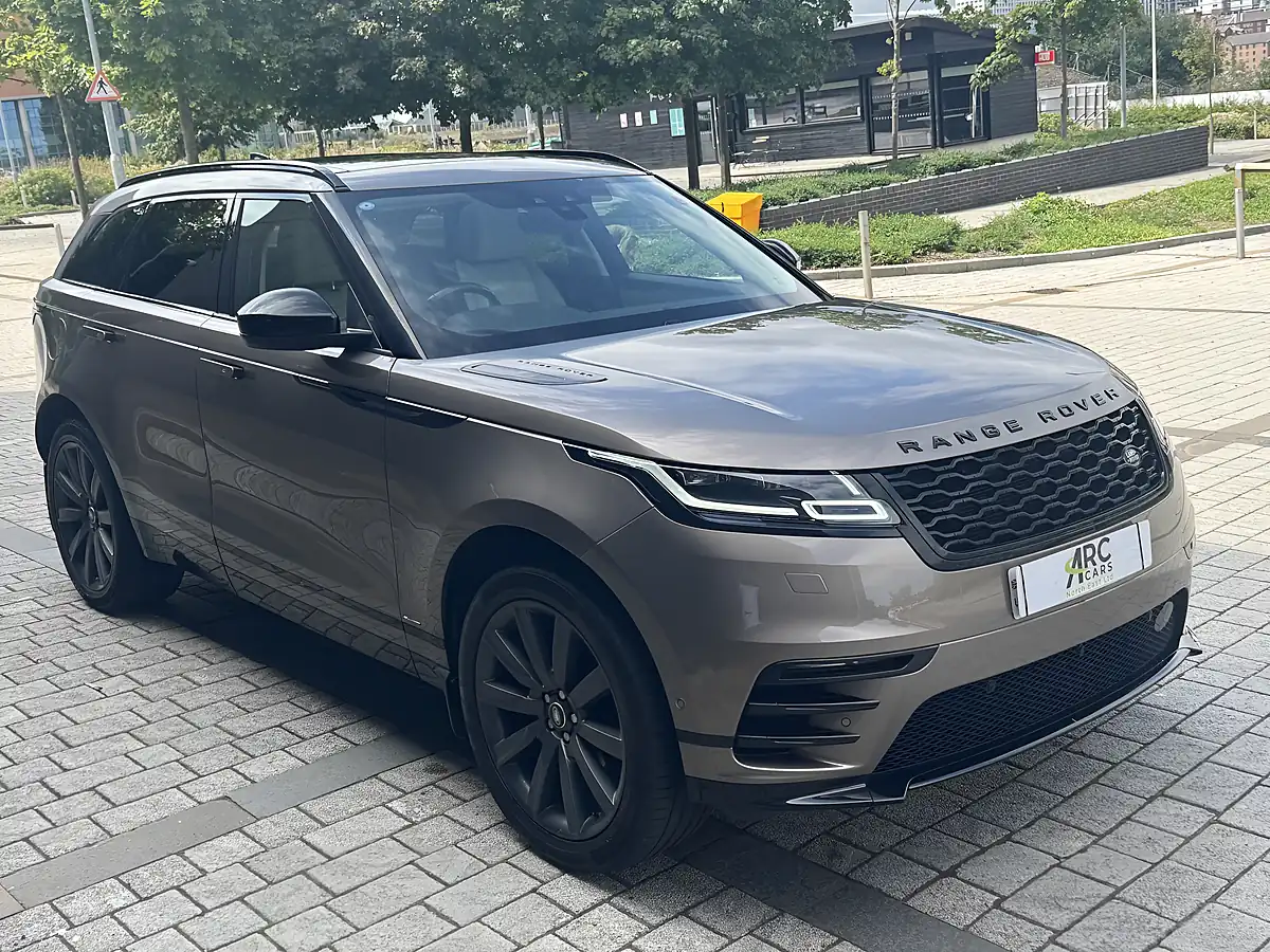 Used 2018 Land Rover Range Rover Velar R-Dynamic Hse Brown - Interior and Exterior details 12