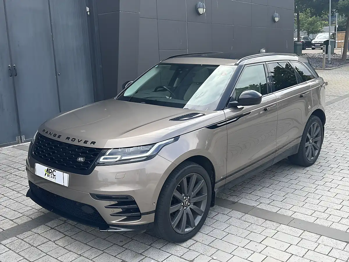 Used 2018 Land Rover Range Rover Velar R-Dynamic Hse Brown - Interior and Exterior details 8