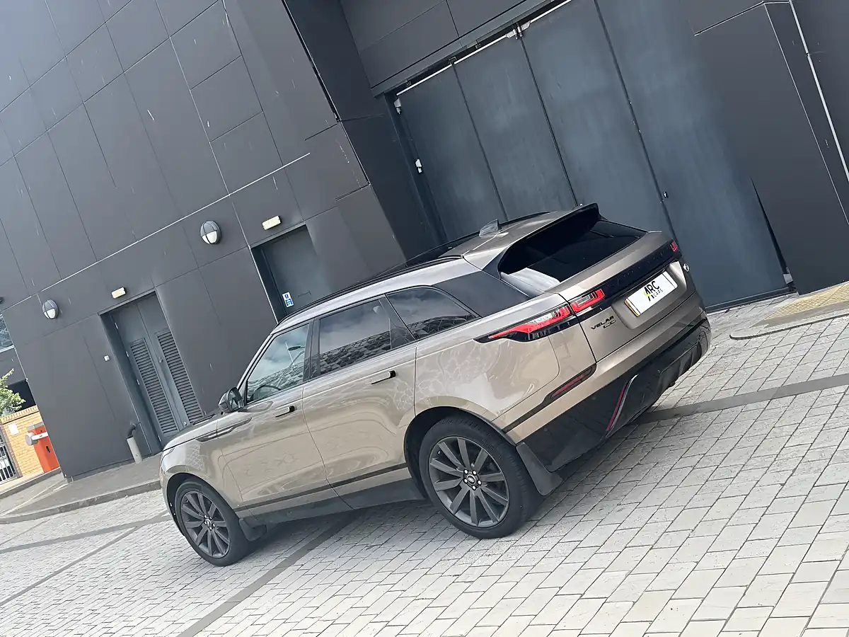 Used 2018 Land Rover Range Rover Velar R-Dynamic Hse Brown - Interior and Exterior details 9