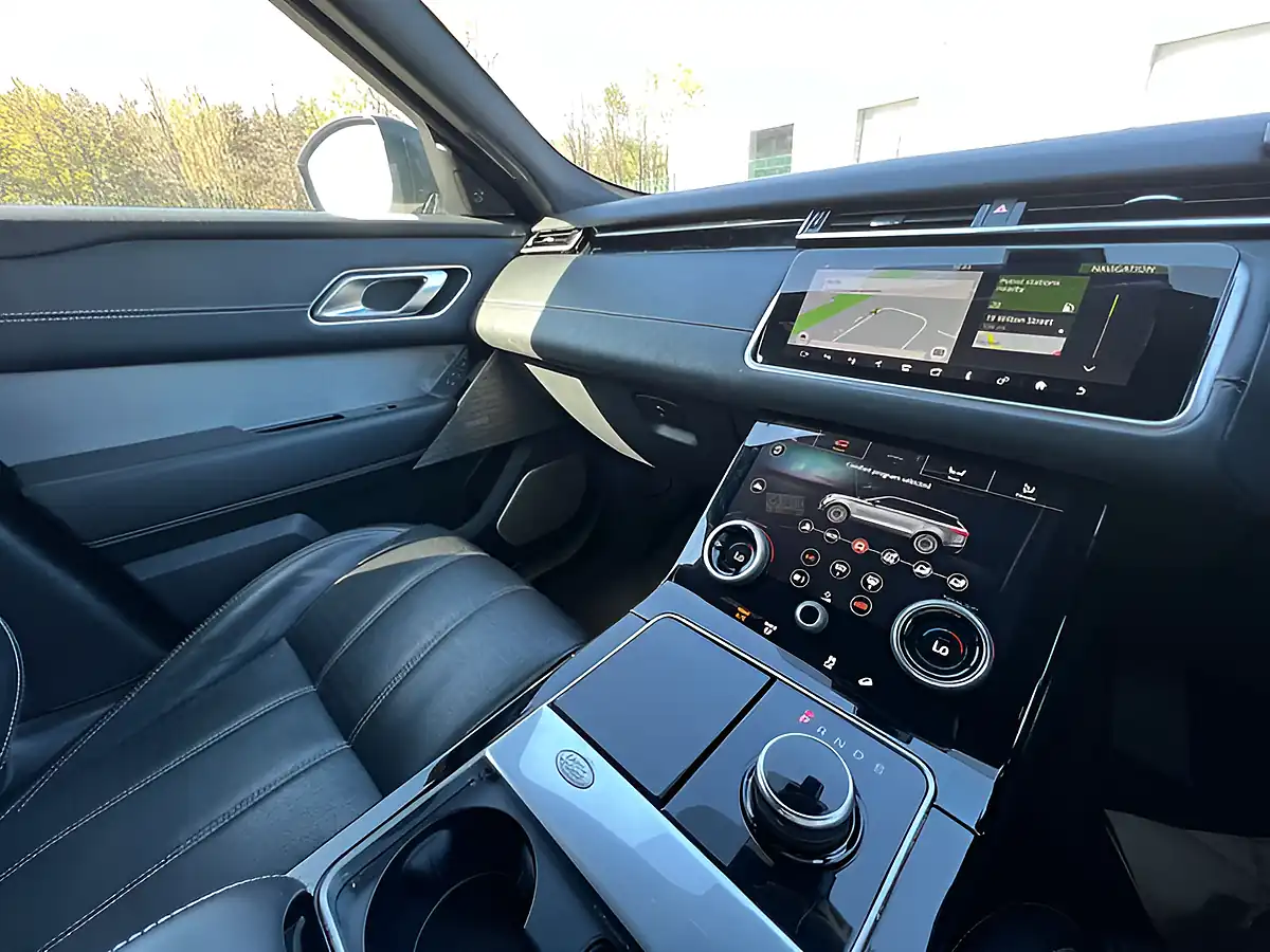Used 2018 Land Rover Range Rover Velar R-Dynamic Hse Fuji White - Interior and Exterior details 17