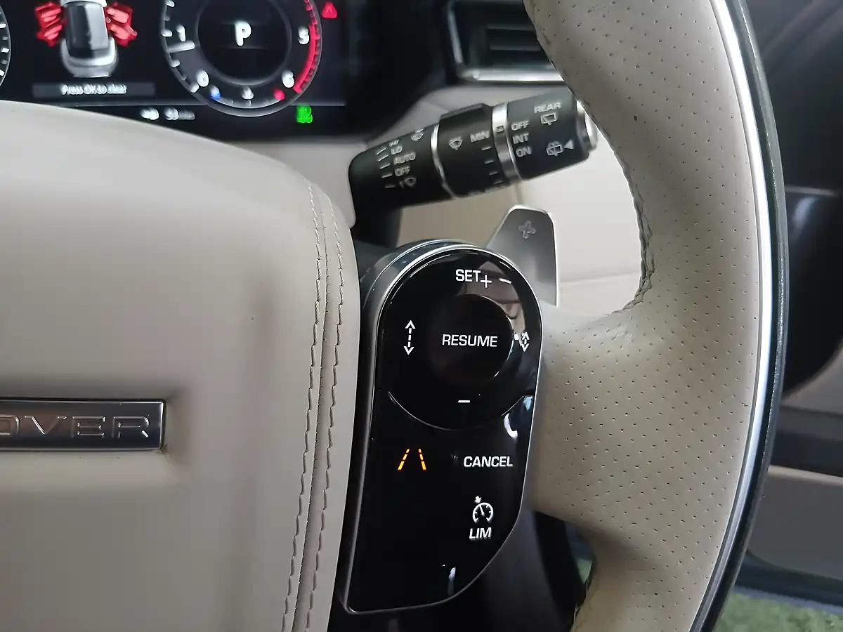 Used 2018 Land Rover Range Rover Velar R-Dynamic Hse Grey - Interior and Exterior details 12