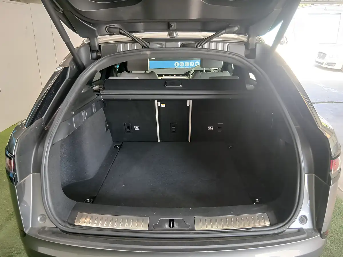 Used 2018 Land Rover Range Rover Velar R-Dynamic Hse Grey - Interior and Exterior details 20