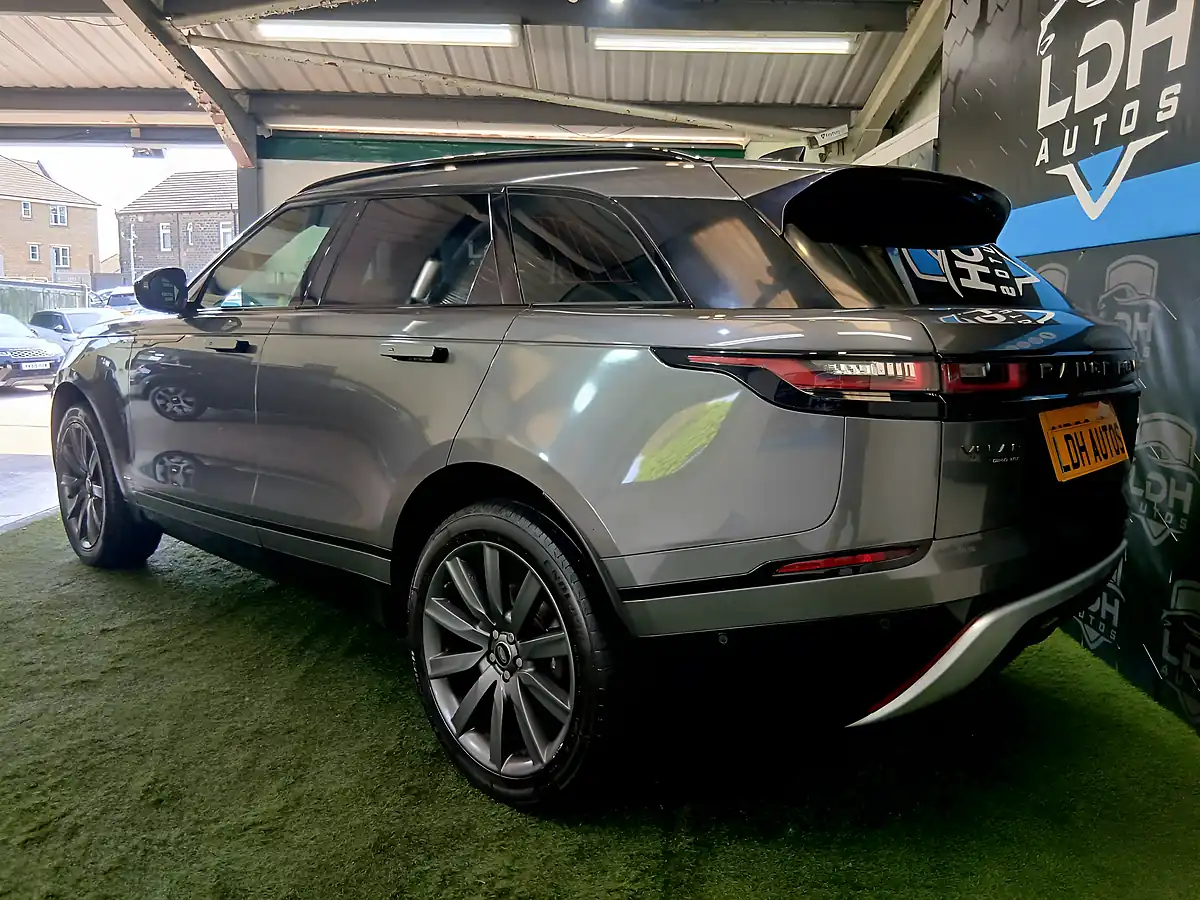 Used 2018 Land Rover Range Rover Velar R-Dynamic Hse Grey - Interior and Exterior details 4