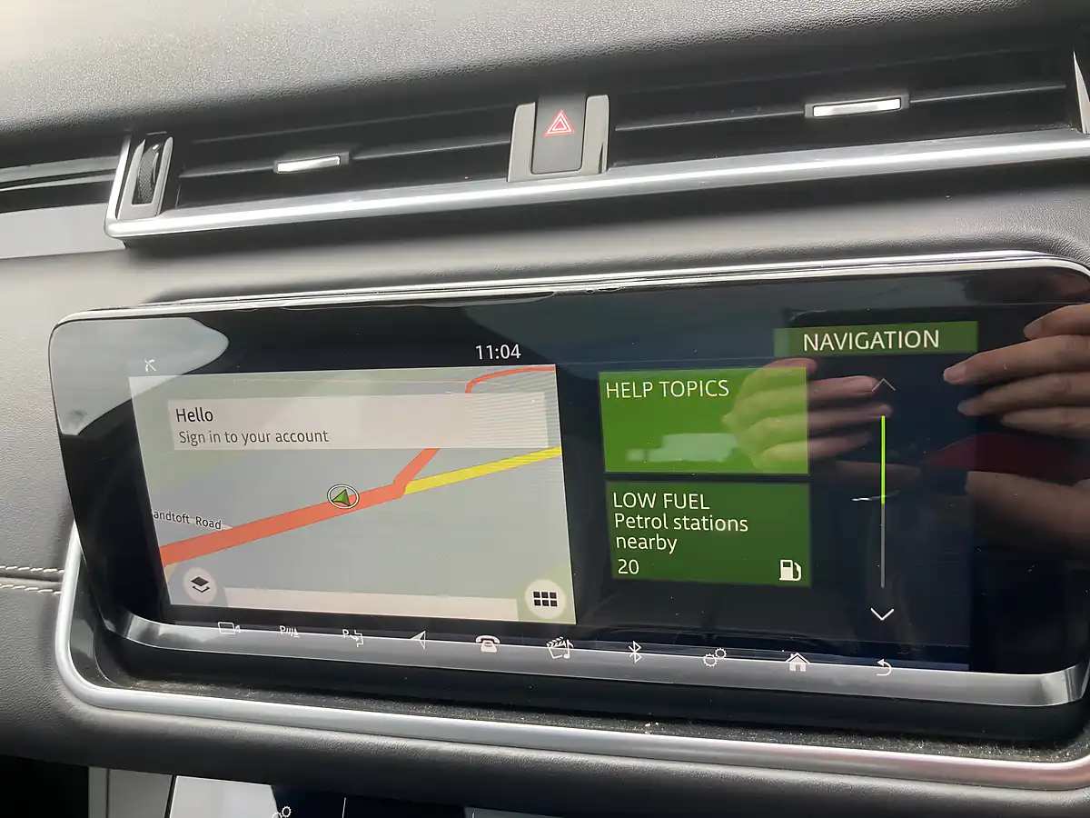 Used 2018 Land Rover Range Rover Velar R-Dynamic Hse Silver - Interior and Exterior details 16