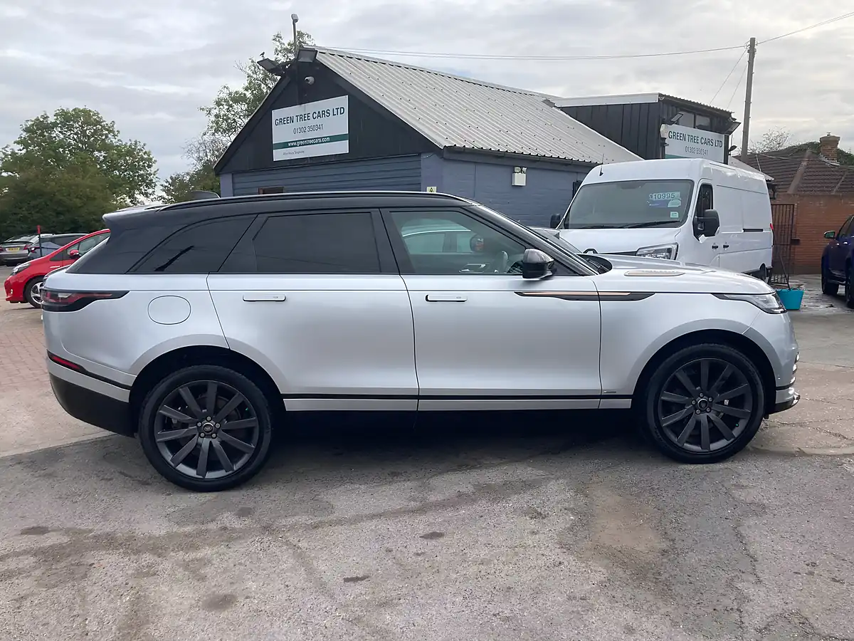 Used 2018 Land Rover Range Rover Velar R-Dynamic Hse Silver - Interior and Exterior details 5