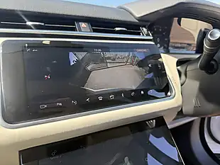 Used 2018 Land Rover Range Rover Velar R-Dynamic Hse White - Interior and Exterior details 14