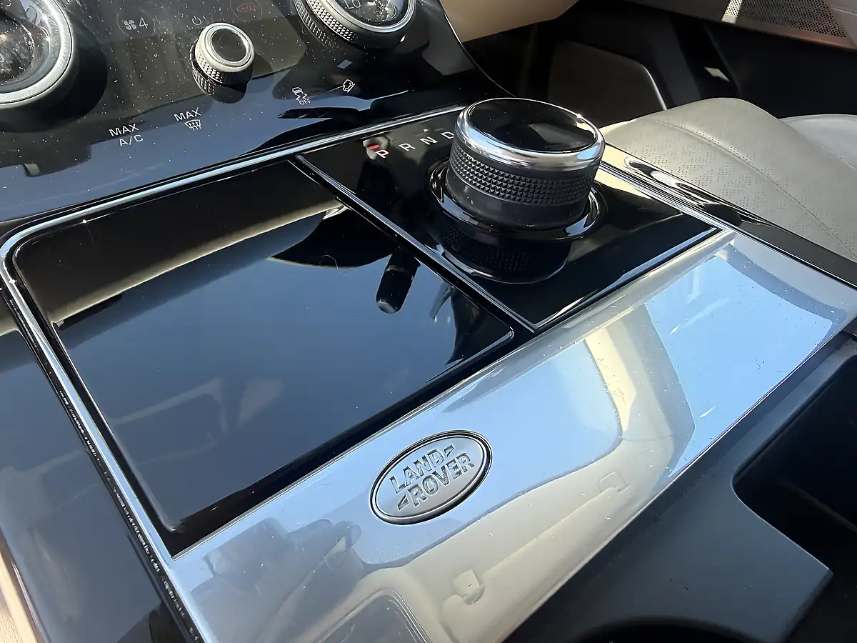 Used 2018 Land Rover Range Rover Velar R-Dynamic Hse White - Interior and Exterior details 20