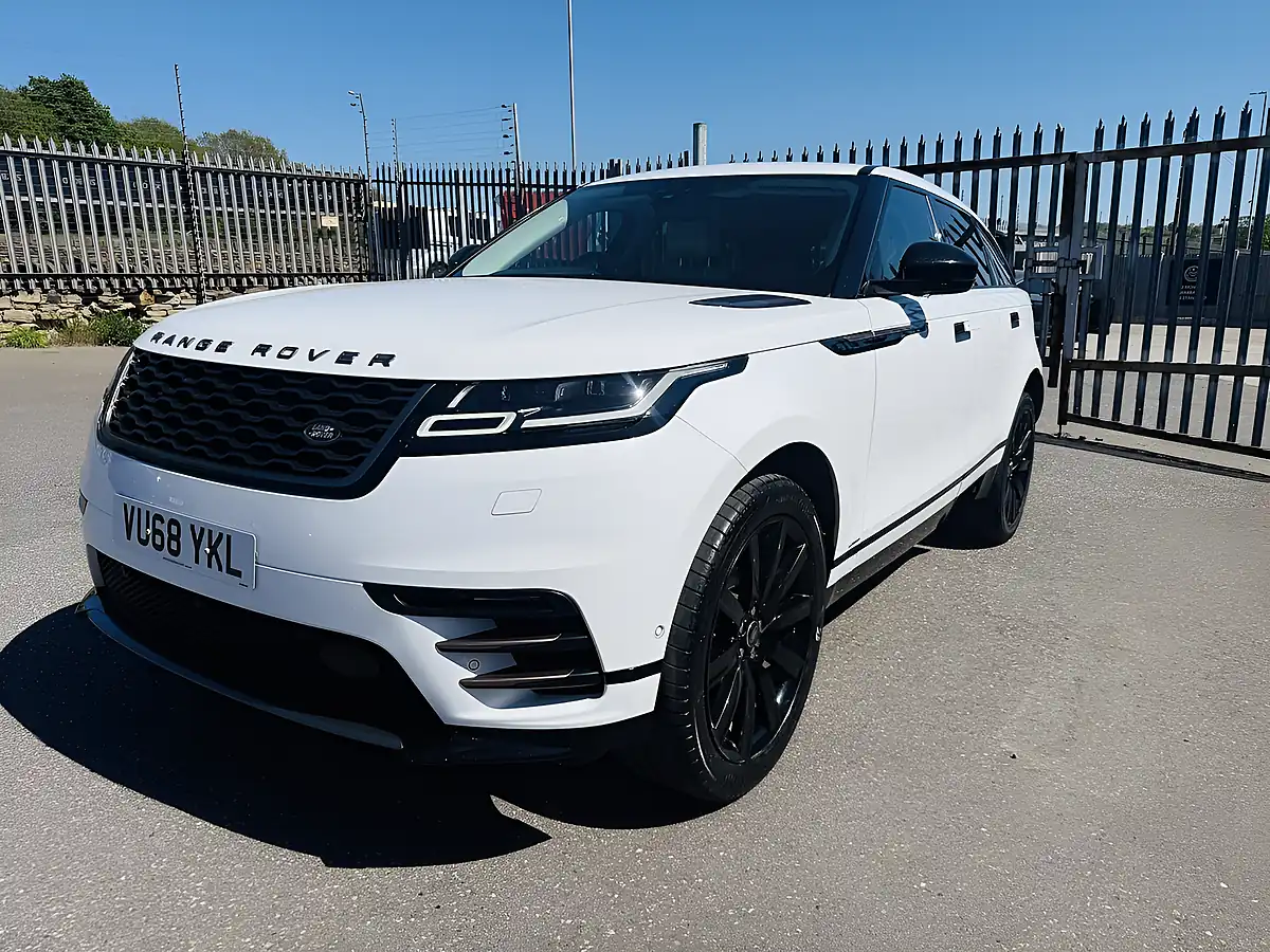 Used 2018 Land Rover Range Rover Velar R-Dynamic Hse White - Interior and Exterior details 4