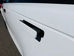 Used 2018 Land Rover Range Rover Velar R-Dynamic Hse White - Interior and Exterior details 8