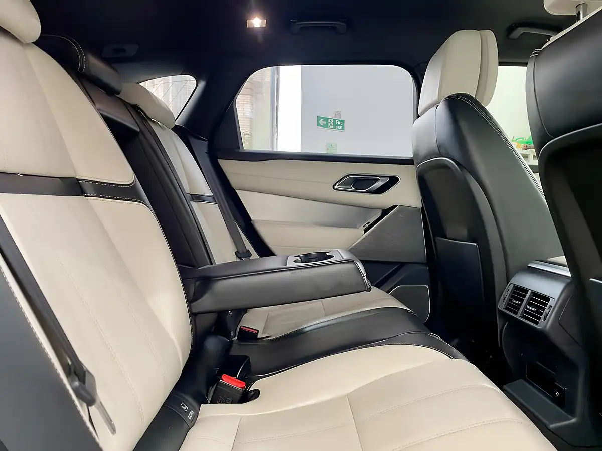 Used 2018 Land Rover Range Rover Velar R-Dynamic Hse White - Interior and Exterior details 8