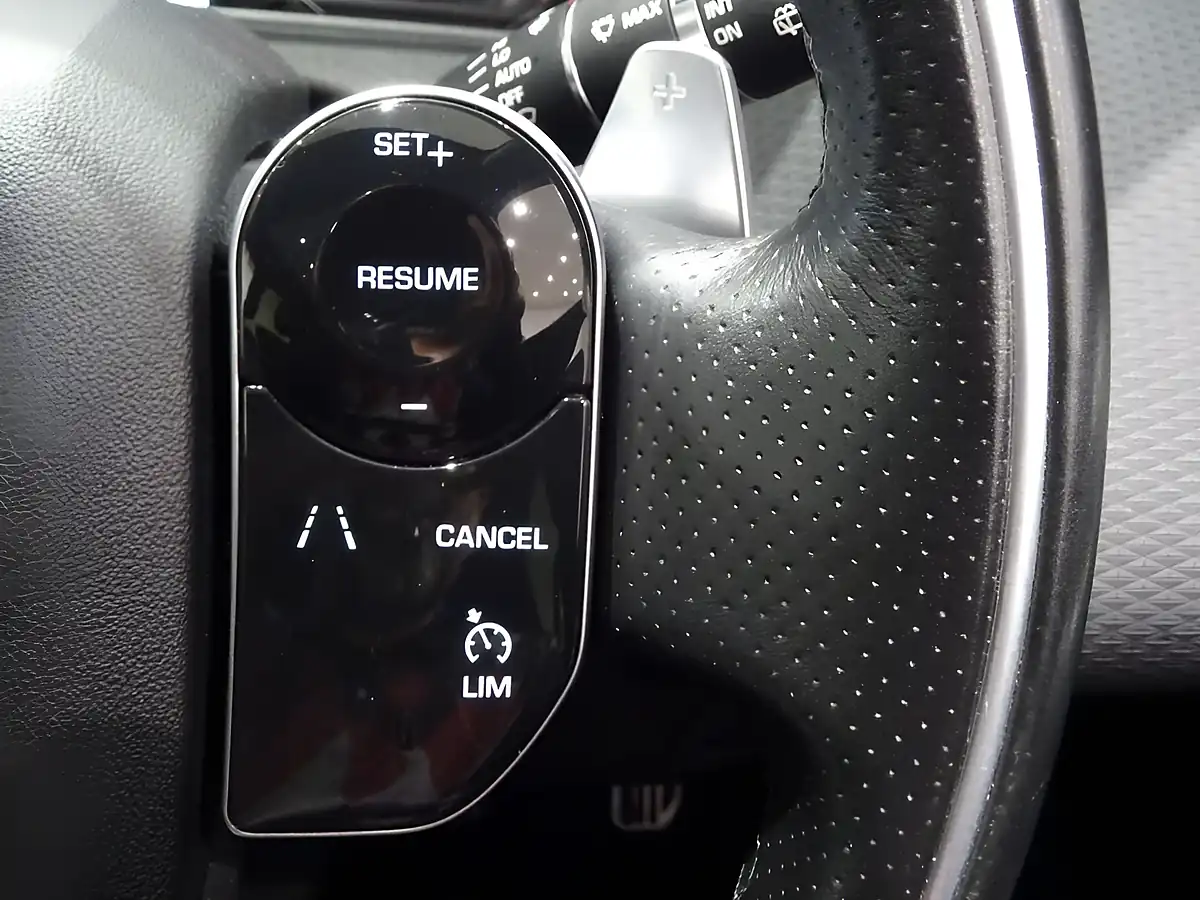 Used 2018 Land Rover Range Rover Velar R-Dynamic S Black - Interior and Exterior details 16