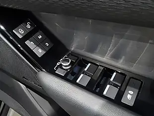 Used 2018 Land Rover Range Rover Velar R-Dynamic S Black - Interior and Exterior details 18
