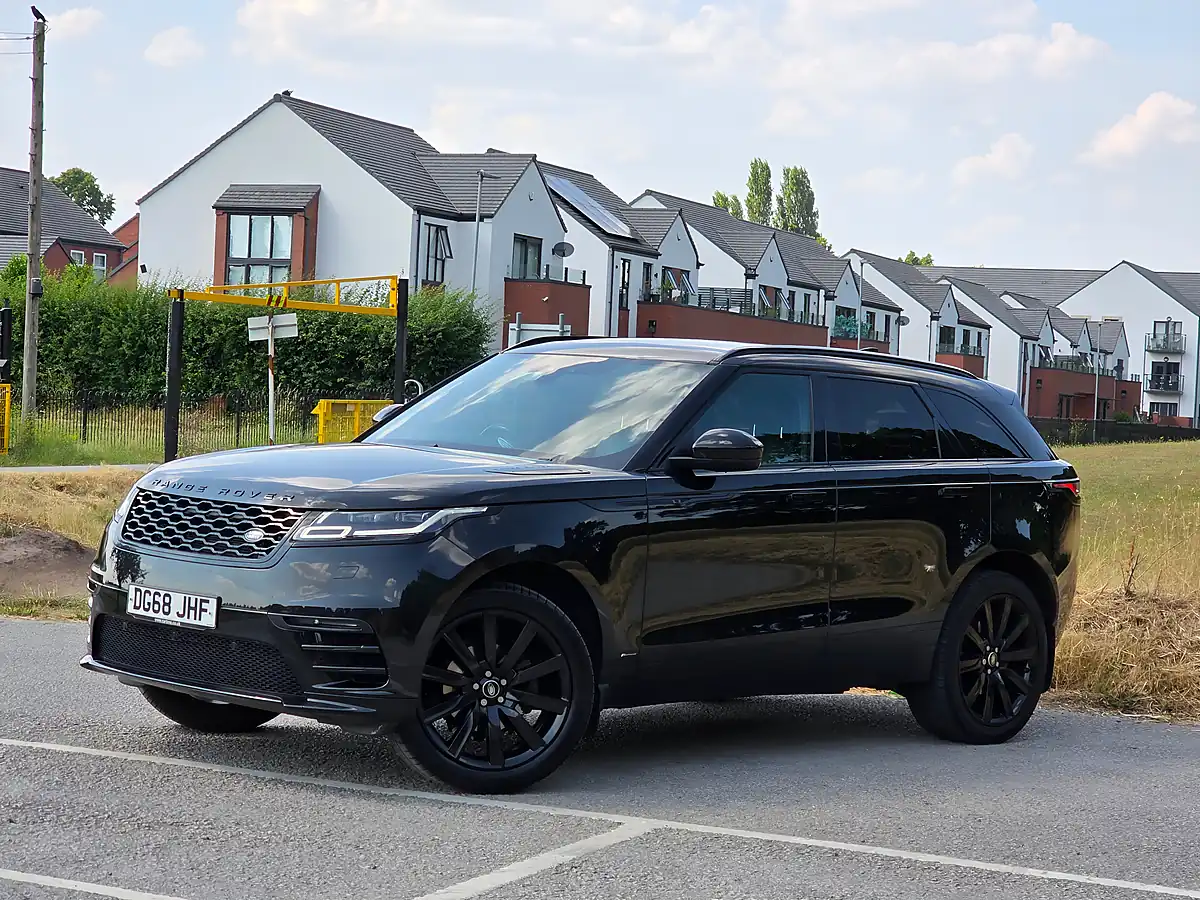 Used 2018 Land Rover Range Rover Velar R-Dynamic S Black - Interior and Exterior details 3