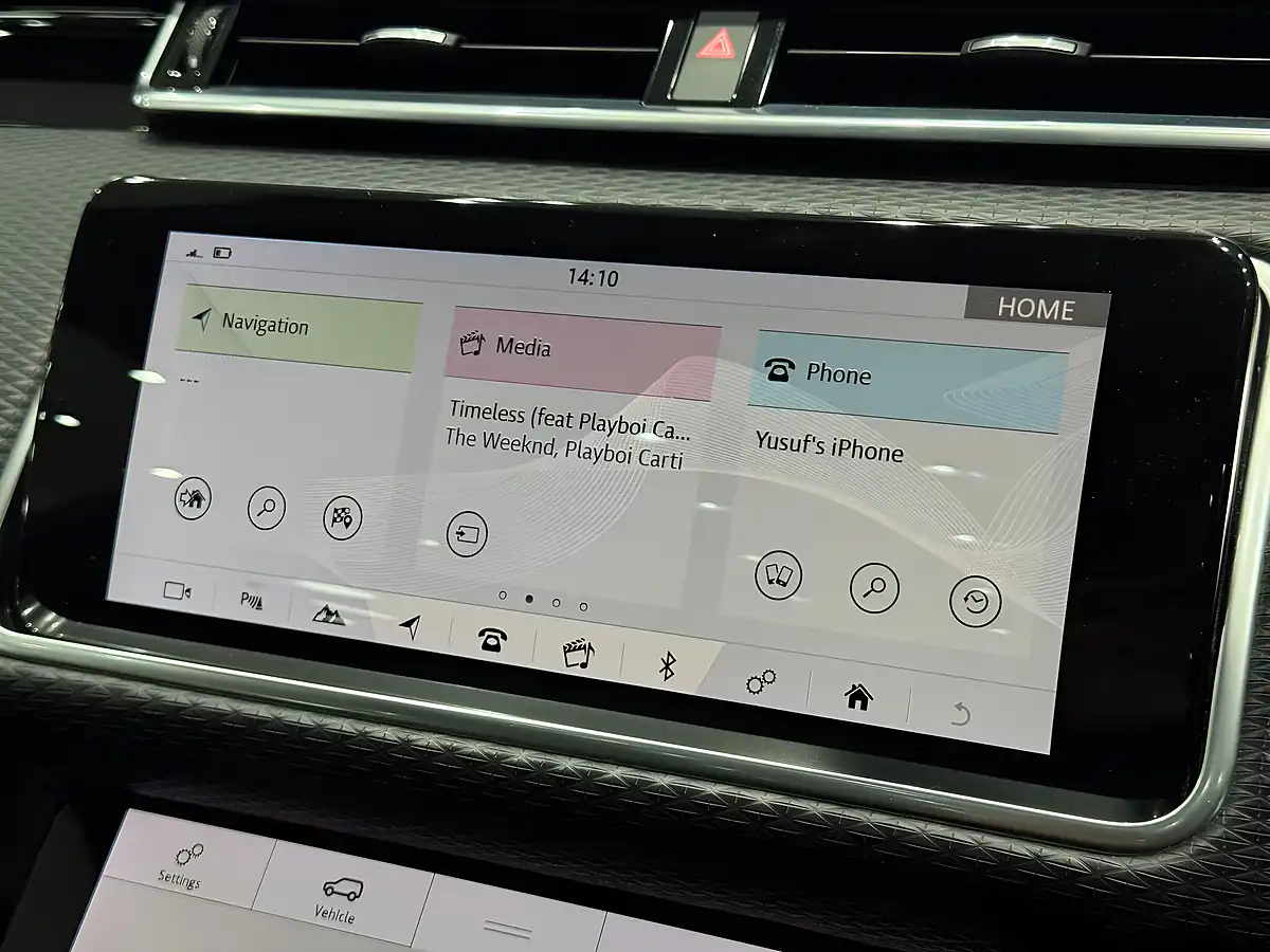 Used 2018 Land Rover Range Rover Velar R-Dynamic S Grey - Interior and Exterior details 14