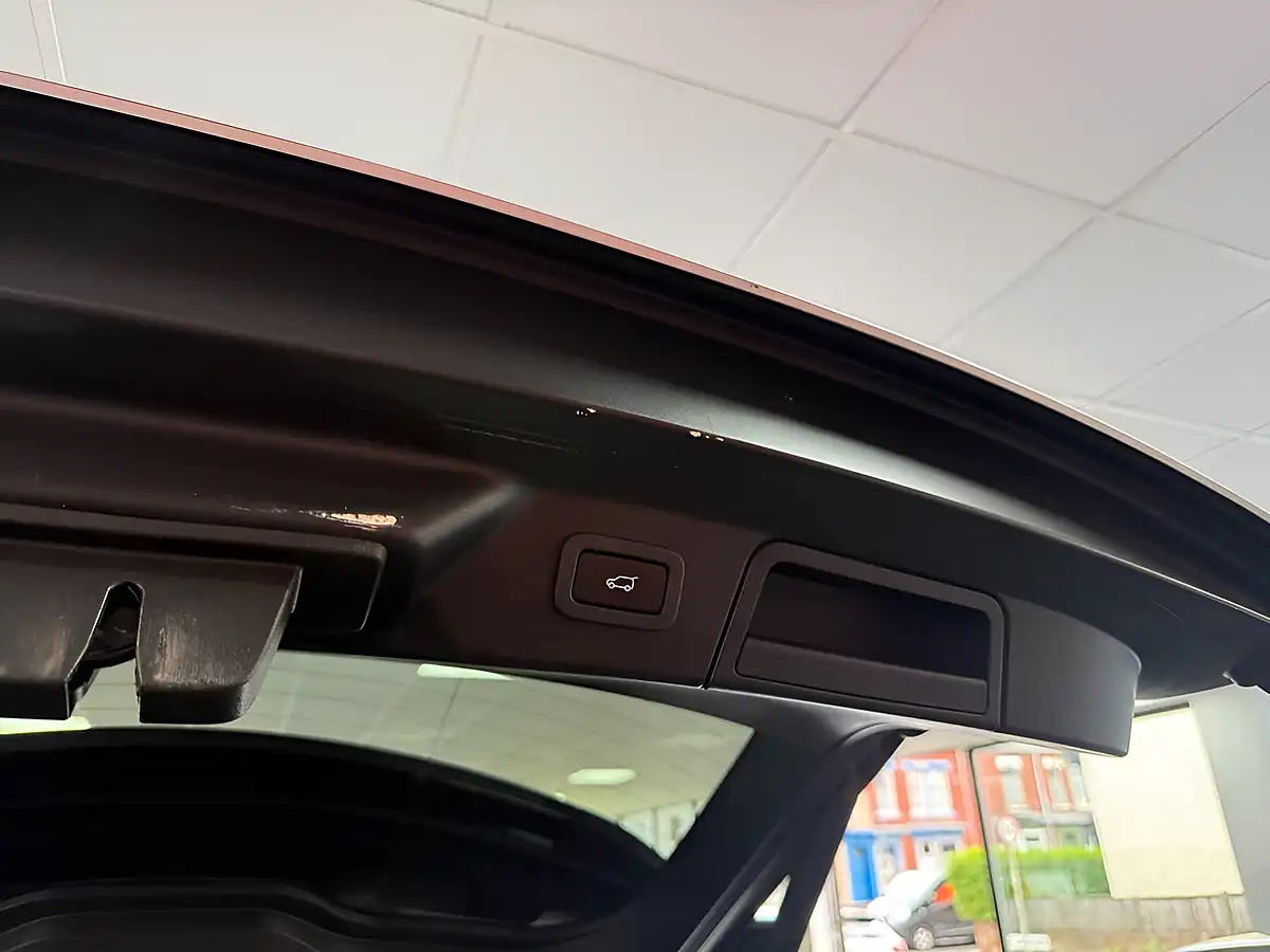 Used 2018 Land Rover Range Rover Velar R-Dynamic S Silver - Interior and Exterior details 13