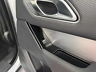 Used 2018 Land Rover Range Rover Velar R-Dynamic S Silver - Interior and Exterior details 7