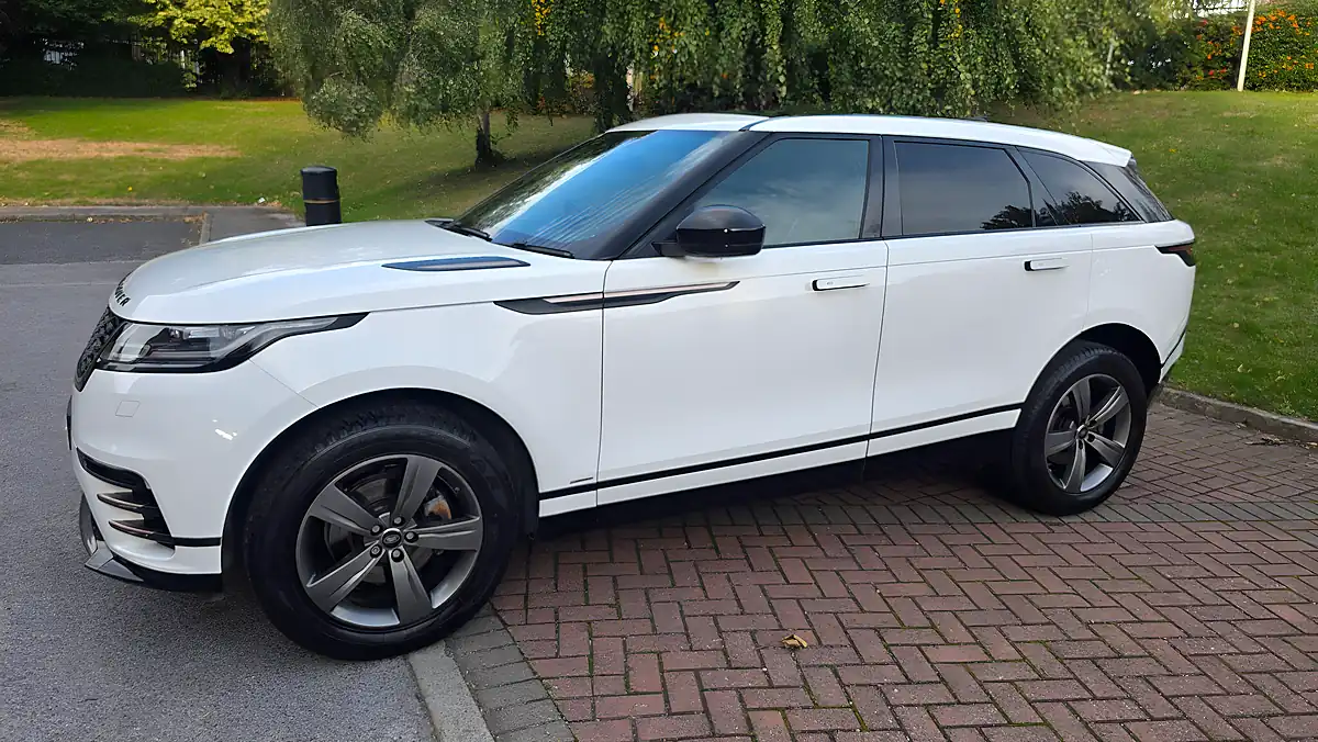 Used 2018 Land Rover Range Rover Velar R-Dynamic S White - Interior and Exterior details 11