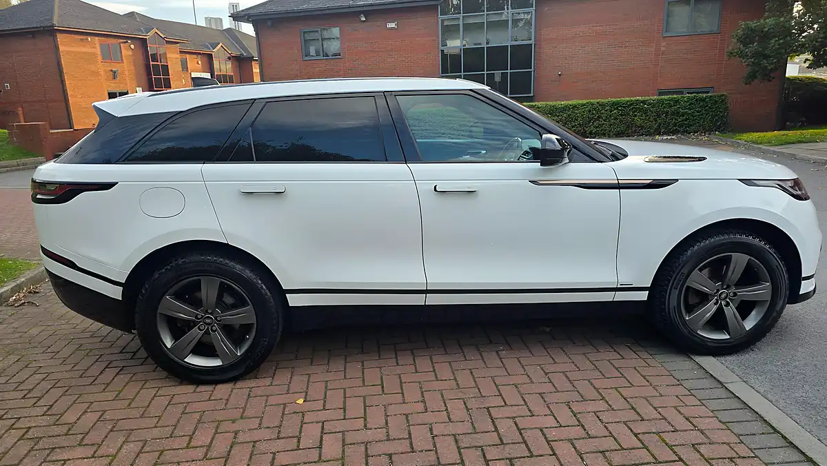 Used 2018 Land Rover Range Rover Velar R-Dynamic S White - Interior and Exterior details 8