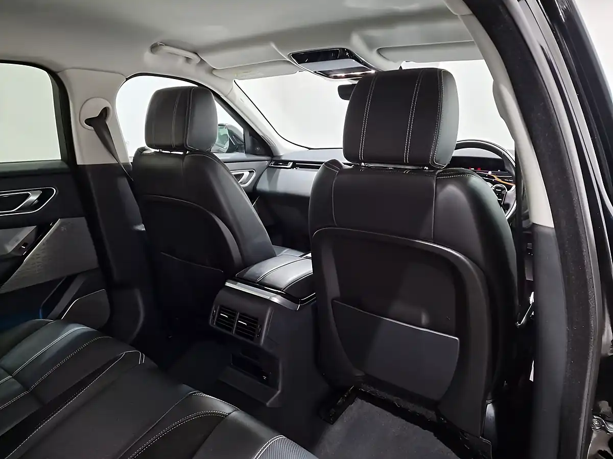 Used 2018 Land Rover Range Rover Velar R-Dynamic Se Black - Interior and Exterior details 14