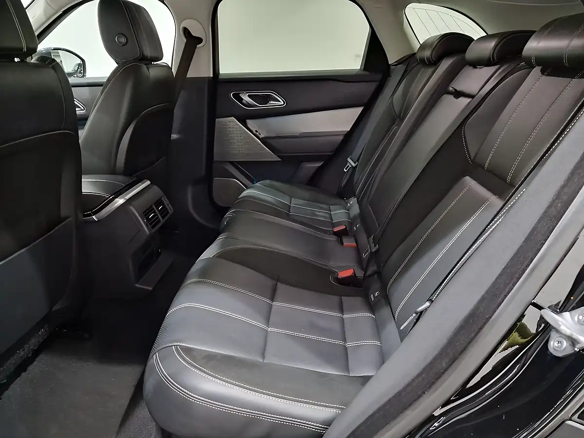 Used 2018 Land Rover Range Rover Velar R-Dynamic Se Black - Interior and Exterior details 19