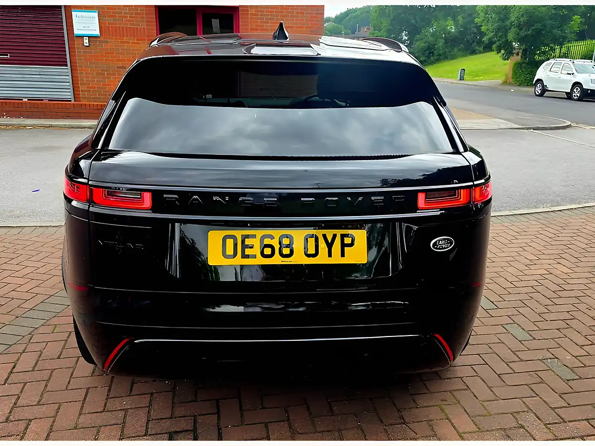 Used 2018 Land Rover Range Rover Velar R-Dynamic Se Black - Interior and Exterior details 10