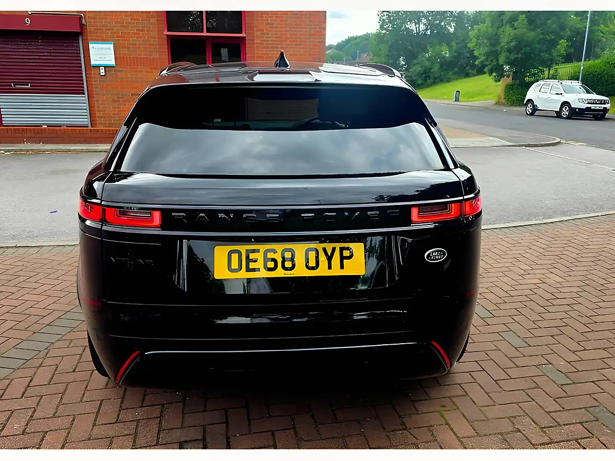 Used 2018 Land Rover Range Rover Velar R-Dynamic Se Black - Interior and Exterior details 11