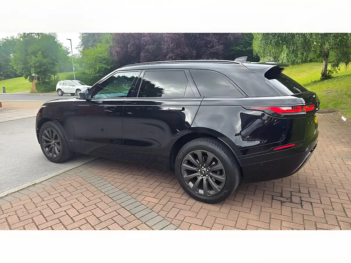 Used 2018 Land Rover Range Rover Velar R-Dynamic Se Black - Interior and Exterior details 12