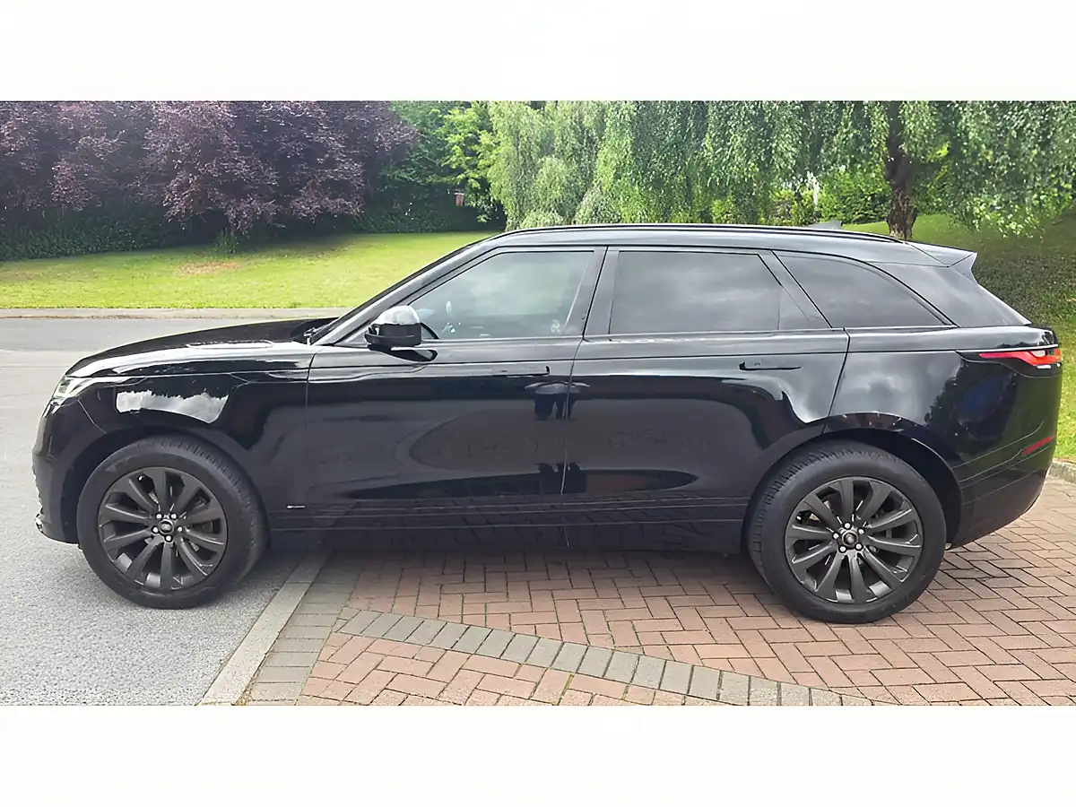 Used 2018 Land Rover Range Rover Velar R-Dynamic Se Black - Interior and Exterior details 15