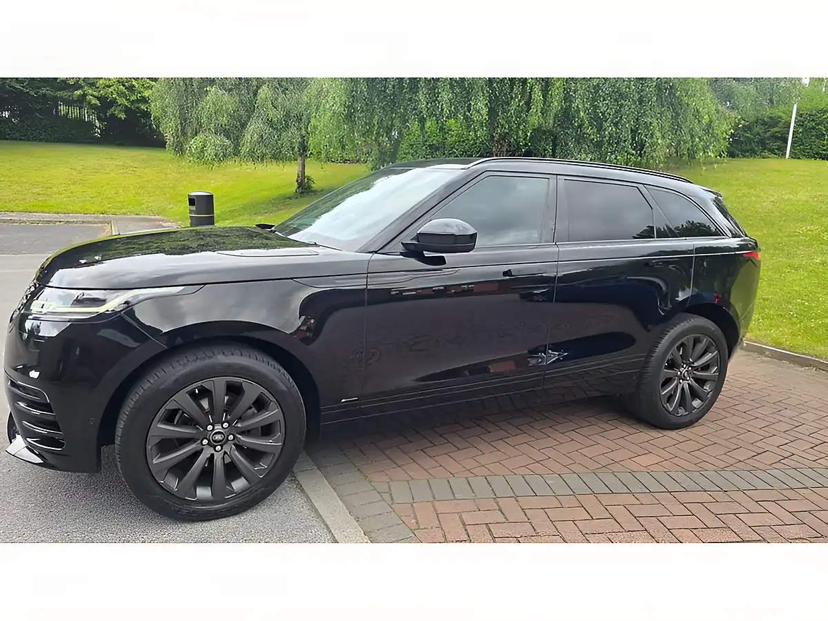 Used 2018 Land Rover Range Rover Velar R-Dynamic Se Black - Interior and Exterior details 17