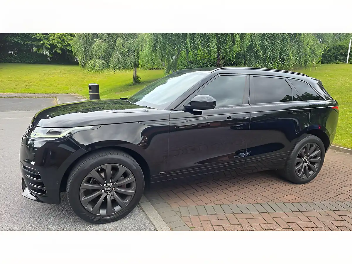 Used 2018 Land Rover Range Rover Velar R-Dynamic Se Black - Interior and Exterior details 18