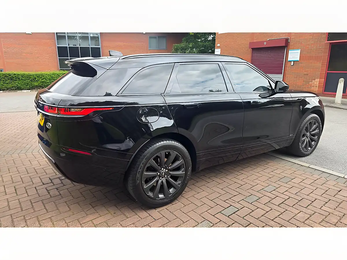 Used 2018 Land Rover Range Rover Velar R-Dynamic Se Black - Interior and Exterior details 8