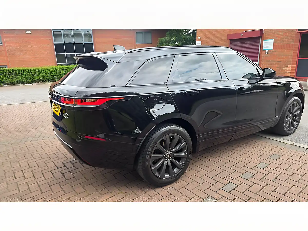 Used 2018 Land Rover Range Rover Velar R-Dynamic Se Black - Interior and Exterior details 9
