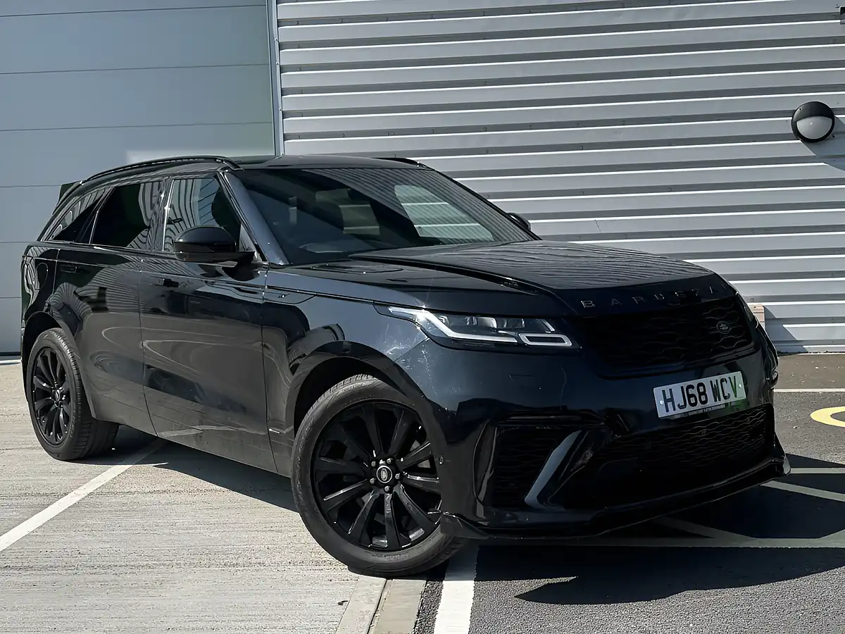 Used 2018 Land Rover Range Rover Velar R-Dynamic Se Black - Front View