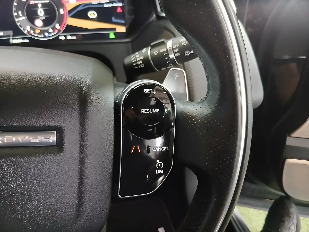 Used 2018 Land Rover Range Rover Velar R-Dynamic Se Black - Interior and Exterior details 14