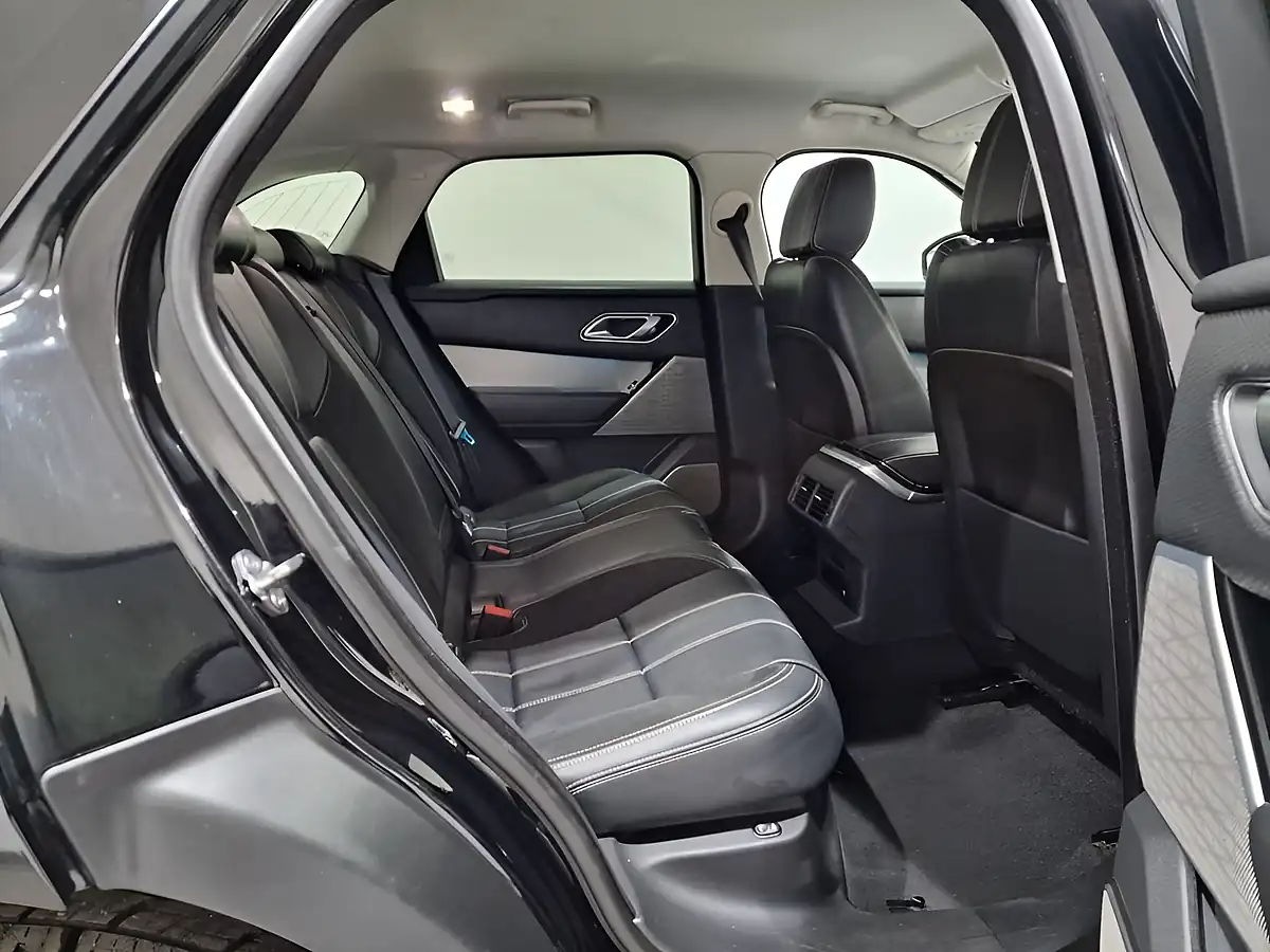 Used 2018 Land Rover Range Rover Velar R-Dynamic Se Black - Interior and Exterior details 12