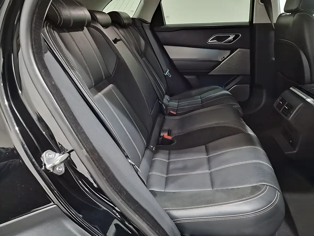 Used 2018 Land Rover Range Rover Velar R-Dynamic Se Black - Interior and Exterior details 13