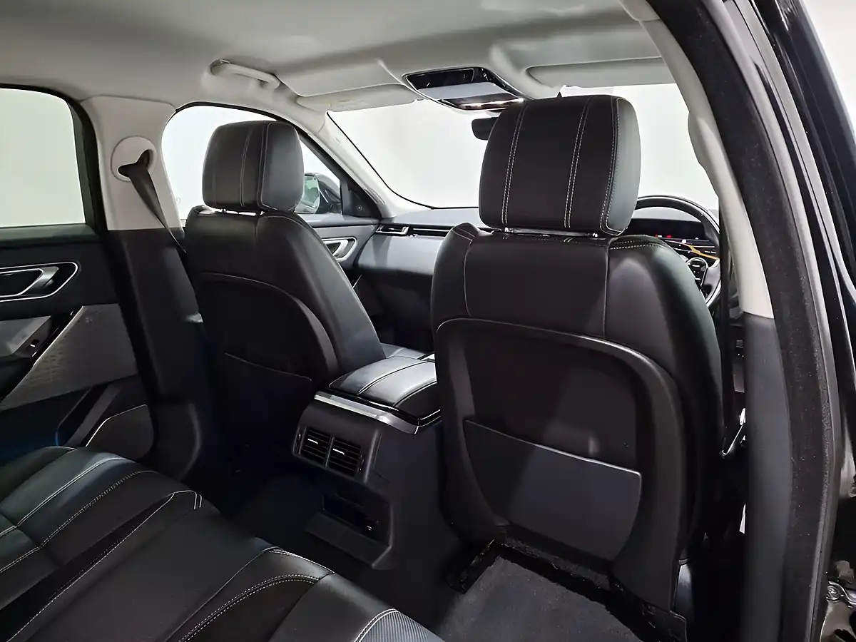 Used 2018 Land Rover Range Rover Velar R-Dynamic Se Black - Interior and Exterior details 14