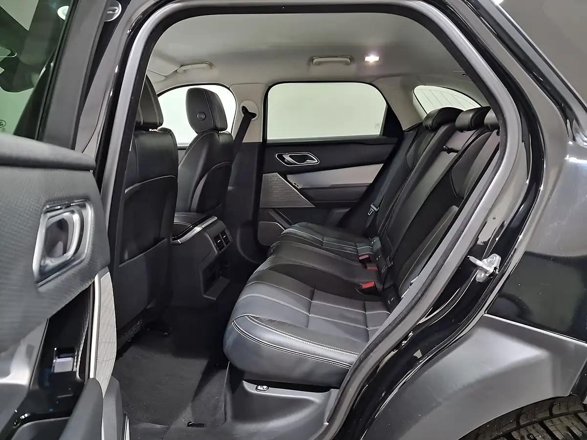 Used 2018 Land Rover Range Rover Velar R-Dynamic Se Black - Interior and Exterior details 18