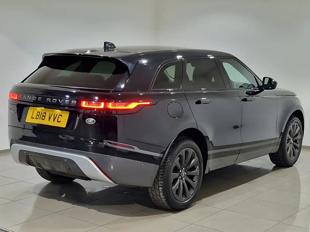 Used 2018 Land Rover Range Rover Velar R-Dynamic Se Black - Interior and Exterior details 6