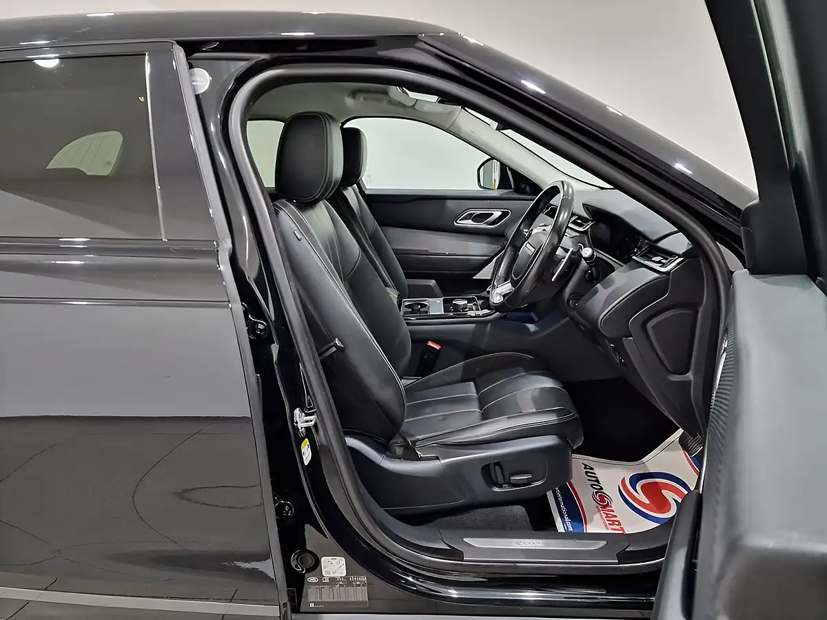 Used 2018 Land Rover Range Rover Velar R-Dynamic Se Black - Interior and Exterior details 9
