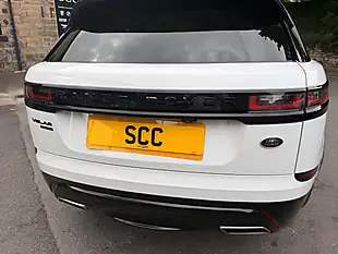 Used 2018 Land Rover Range Rover Velar R-Dynamic Se Fuji White - Interior and Exterior details 12