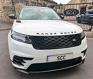 Used 2018 Land Rover Range Rover Velar R-Dynamic Se Fuji White - Interior and Exterior details 4