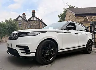 Used 2018 Land Rover Range Rover Velar R-Dynamic Se Fuji White - Interior and Exterior details 7