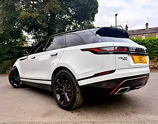 Used 2018 Land Rover Range Rover Velar R-Dynamic Se Fuji White - Interior and Exterior details 9