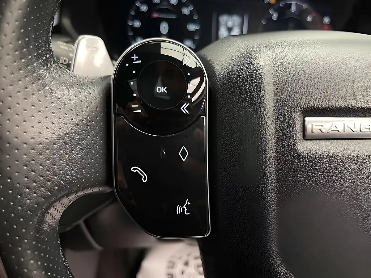 Used 2018 Land Rover Range Rover Velar R-Dynamic Se Grey - Interior and Exterior details 11