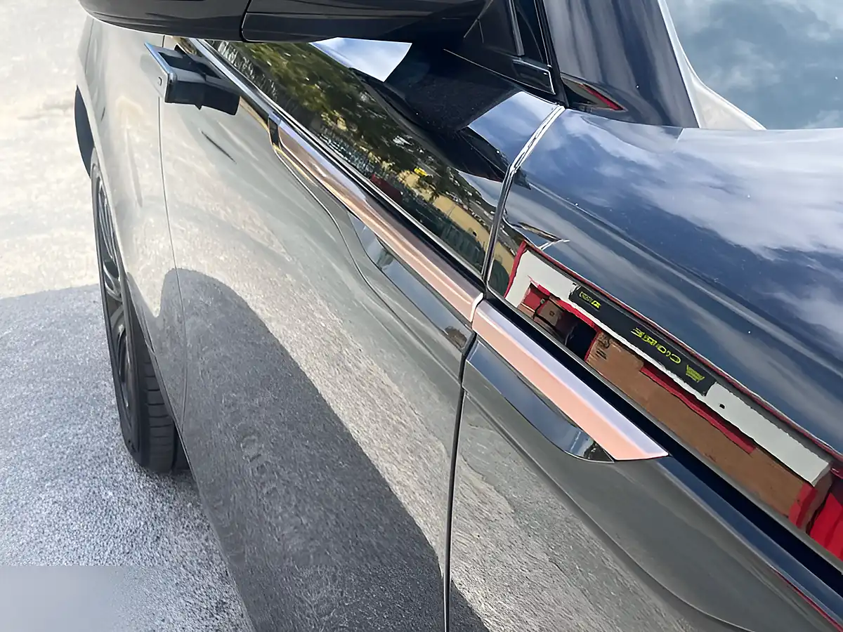 Used 2018 Land Rover Range Rover Velar R-Dynamic Se Narvik Black - Interior and Exterior details 15