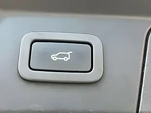 Used 2018 Land Rover Range Rover Velar R-Dynamic Se Narvik Black - Interior and Exterior details 17