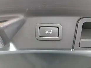 Used 2018 Land Rover Range Rover Velar R-Dynamic Se Narvik Black - Interior and Exterior details 11
