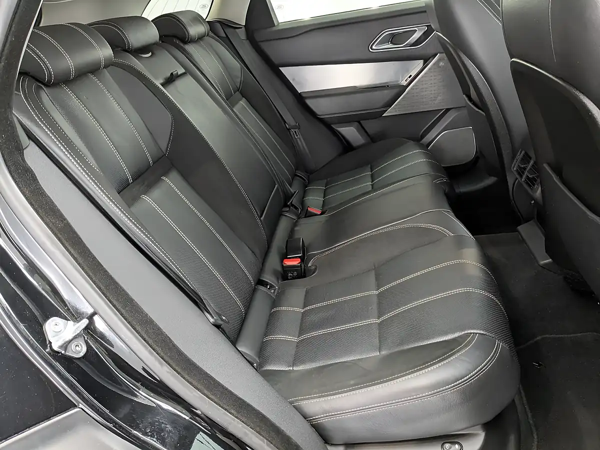 Used 2018 Land Rover Range Rover Velar R-Dynamic Se Narvik Black - Interior and Exterior details 13