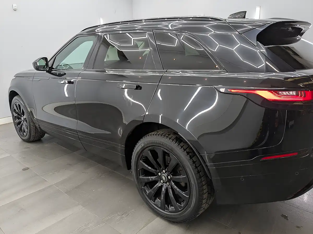 Used 2018 Land Rover Range Rover Velar R-Dynamic Se Narvik Black - Interior and Exterior details 6